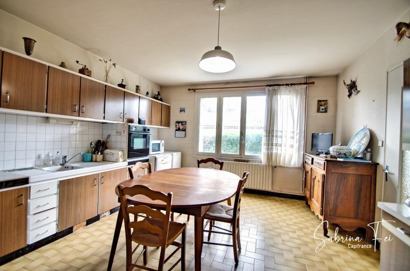 Propriété - 245 m² - 7 pièces
