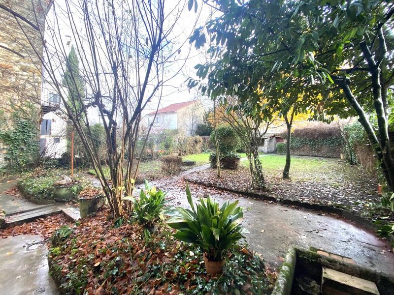 Maison - 277 m² - 10 pièces