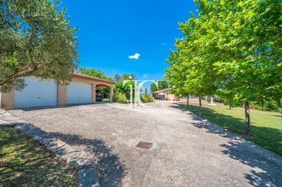 Maison - 200 m² - 6 pièces