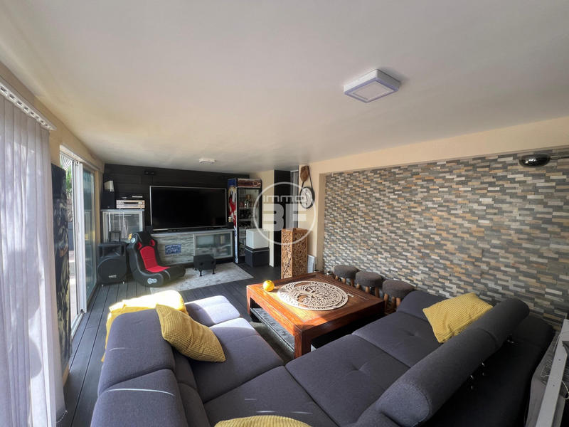 Maison - 102 m² - 5 pièces