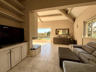 Maison - 177 m² - 7 pièces