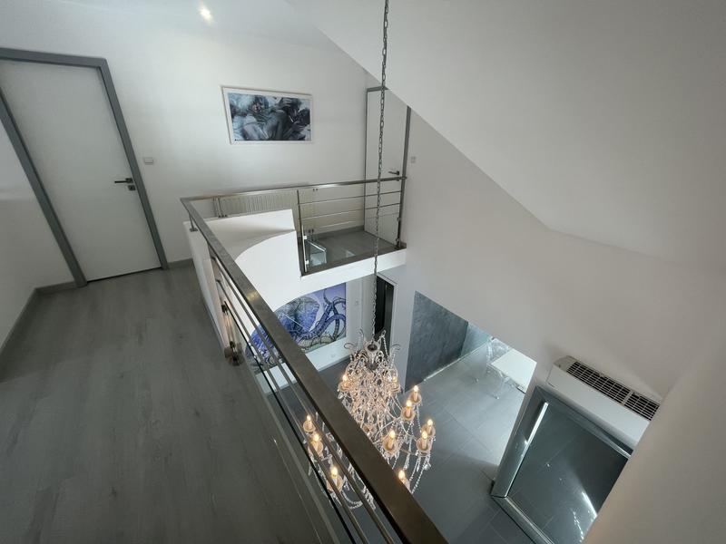 Maison contemporaine - 154 m² - 7 pièces