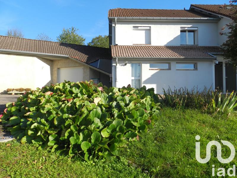 Maison - 240 m² - 9 pièces