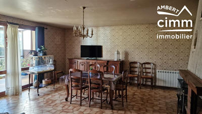 Maison - 121 m² - 6 pièces