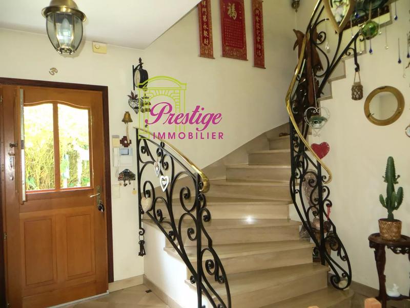 Propriété - 275 m² - 7 pièces