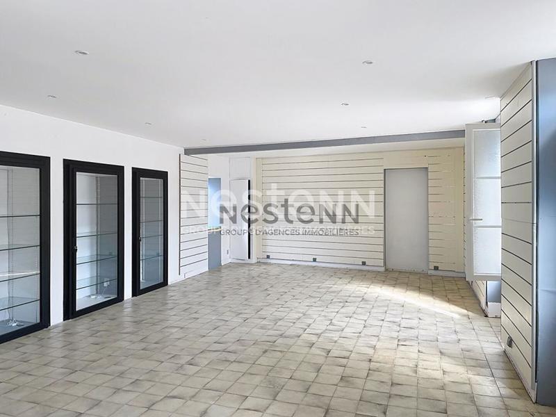 Propriété - 211 m² - 5 pièces