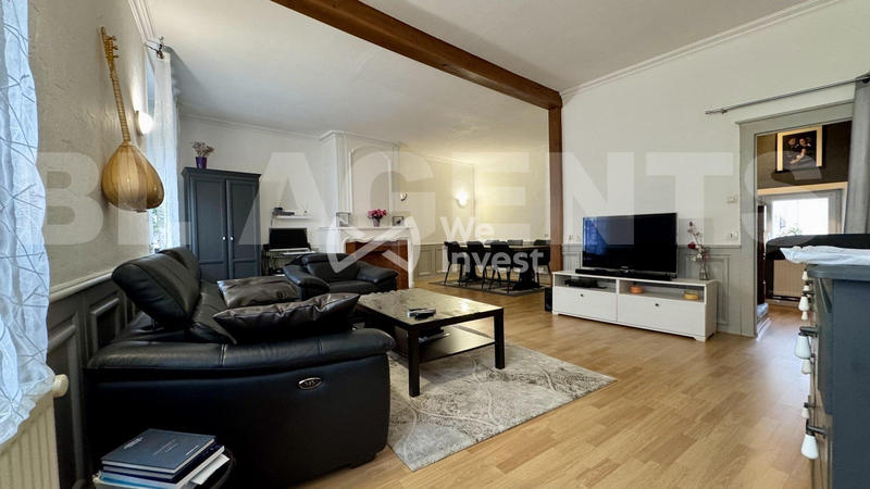 Maison - 235 m² - 9 pièces