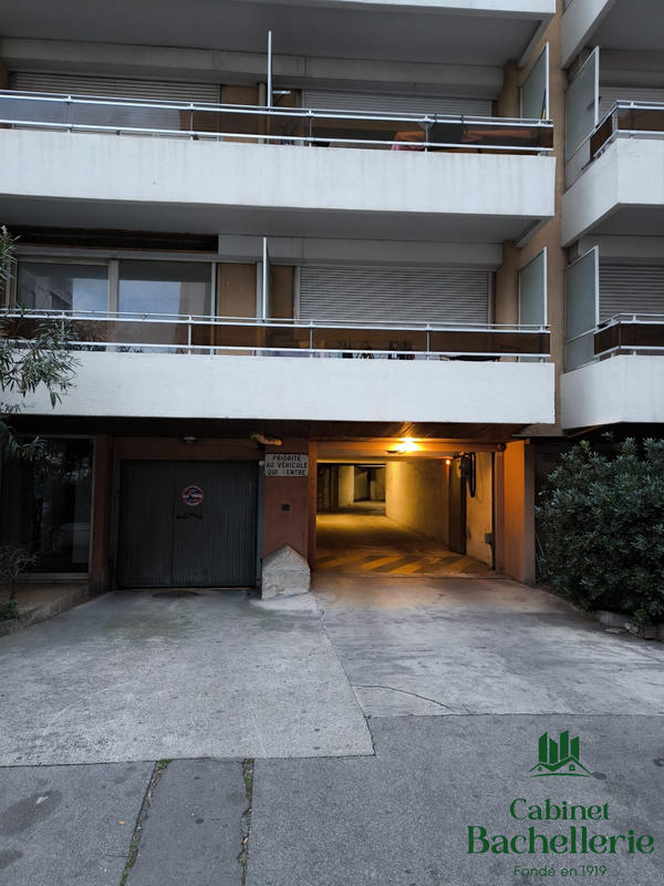 Parking / Garage - 15 m²