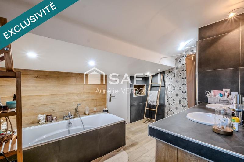 Maison - 230 m² - 7 pièces