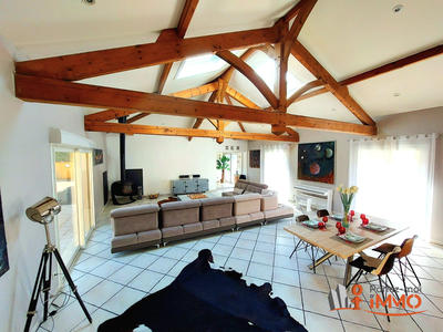 Maison - 300 m² - 7 pièces