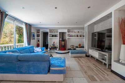 Maison - 157 m² - 7 pièces