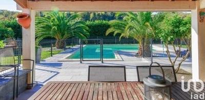 Maison - 250 m² - 7 pièces