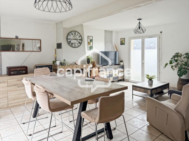 Maison - 95 m² - 4 pièces