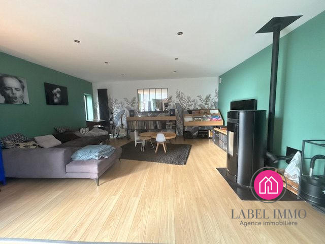 Maison - 225 m² - 8 pièces