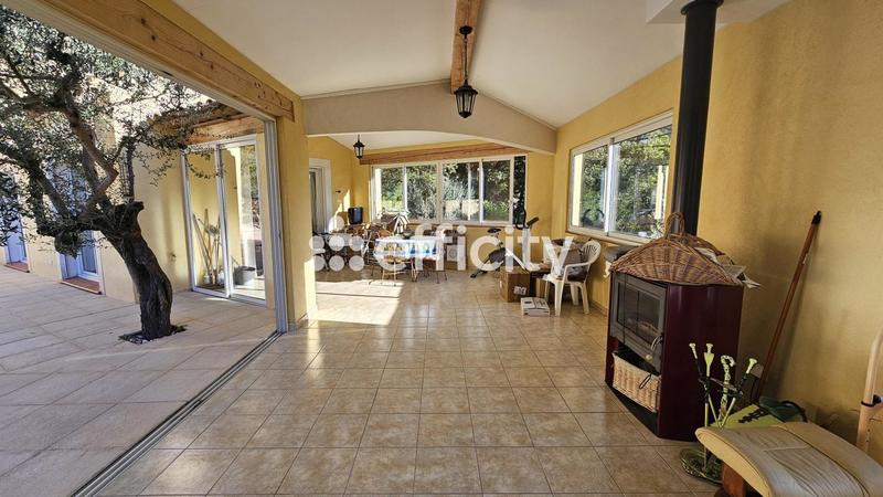 Maison - 169 m² - 7 pièces