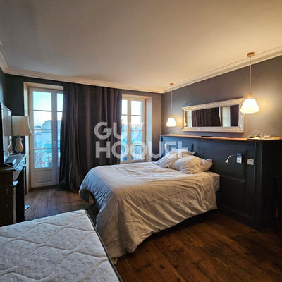 Maison bourgeoise - 265 m² - 10 pièces