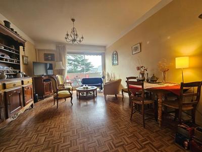 Appartement - 84 m² - 4 pièces