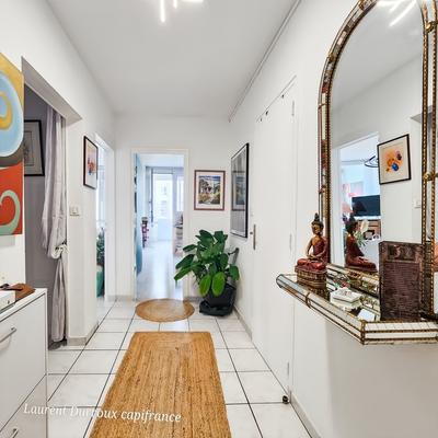 Appartement - 80 m² - 3 pièces