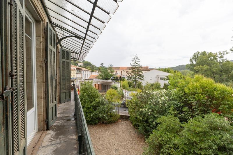 Appartement - 270 m² - 6 pièces