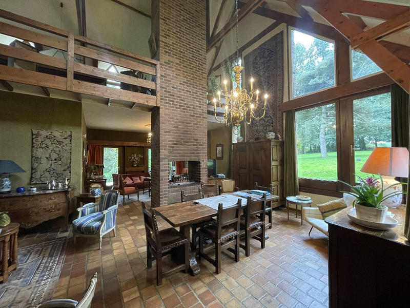 Maison d'architecte - 330 m² - 11 pièces