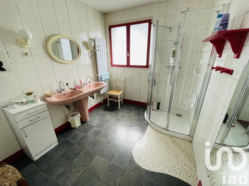 Maison - 170 m² - 8 pièces