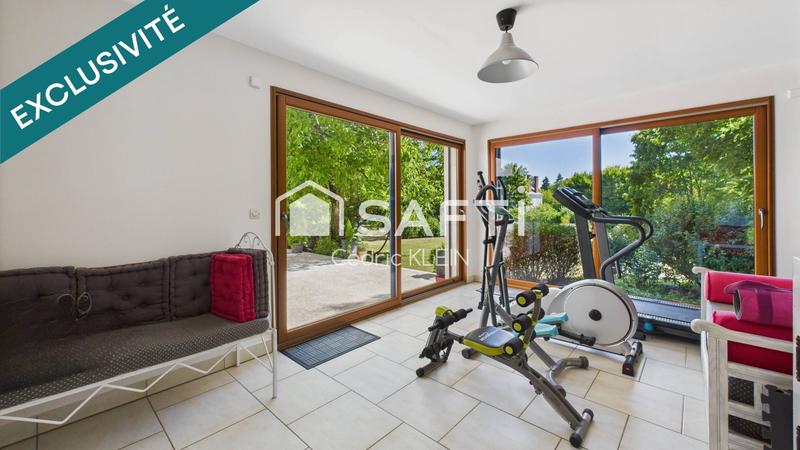 Maison - 280 m² - 8 pièces