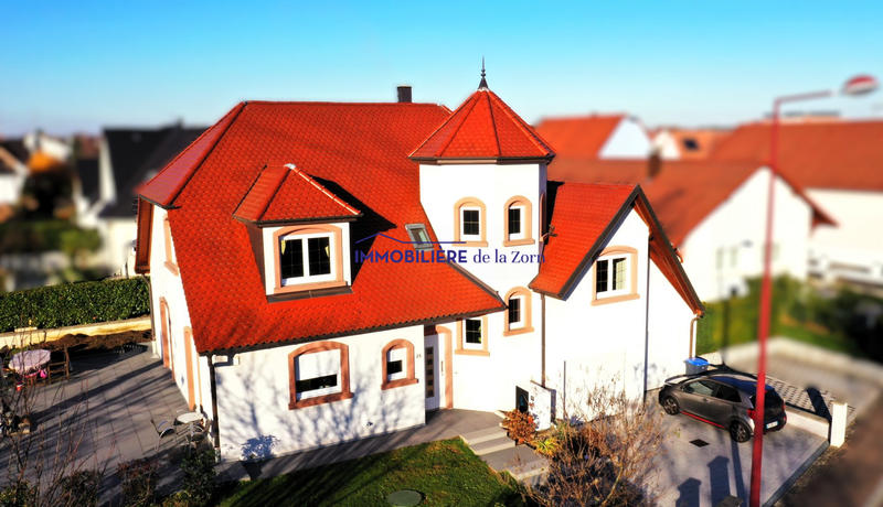 Maison - 196 m² - 8 pièces