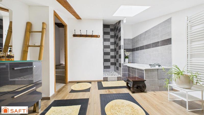 Villa - 284 m² - 9 pièces