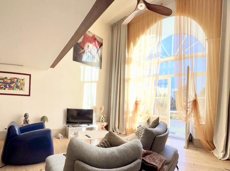 Loft - 83 m² - 3 pièces