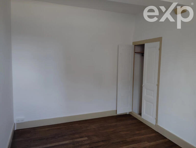 Maison traditionnelle - 75 m² - 4 pièces