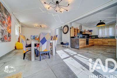 Maison - 140 m² - 5 pièces