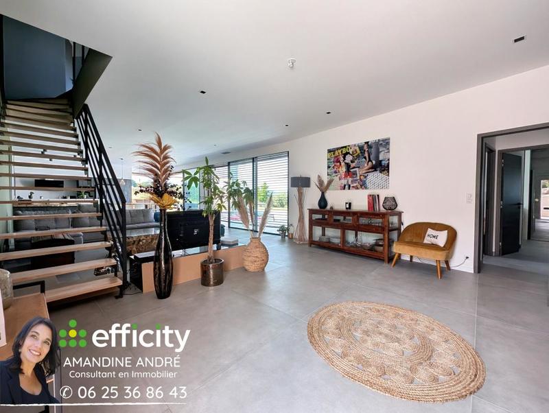 Maison - 245 m² - 7 pièces