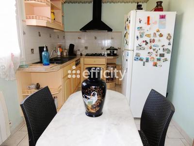 Maison - 80 m² - 5 pièces