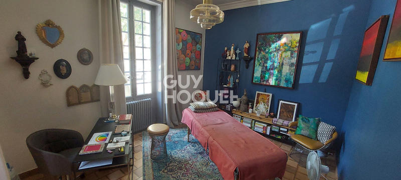 Maison - 252 m² - 9 pièces