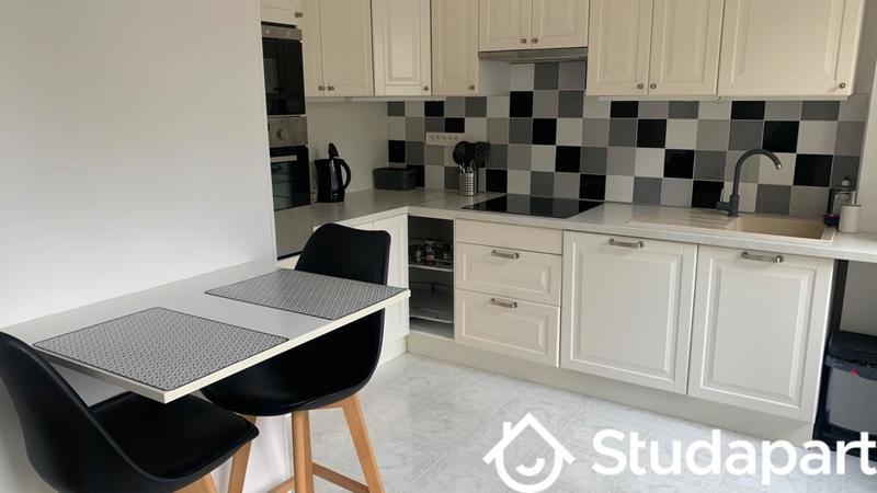 Chambre - 12 m² - 1 pièce