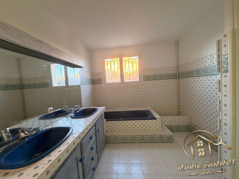 Maison traditionnelle - 163 m² - 5 pièces