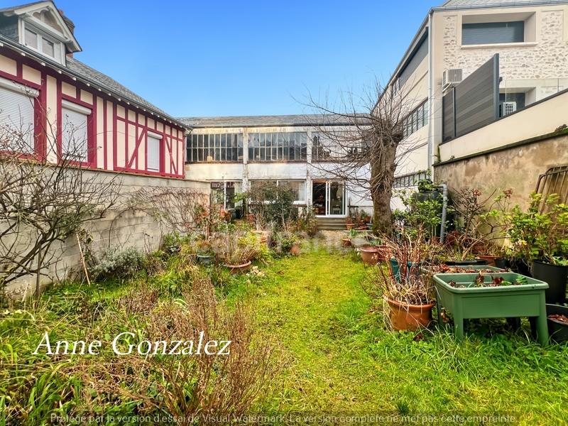 Maison - 345 m² - 7 pièces