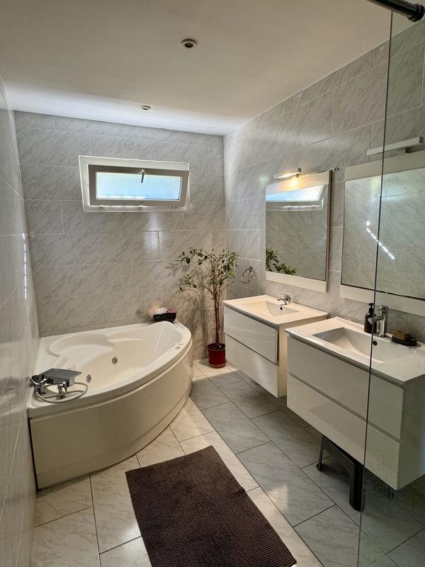 Maison - 131 m² - 5 pièces