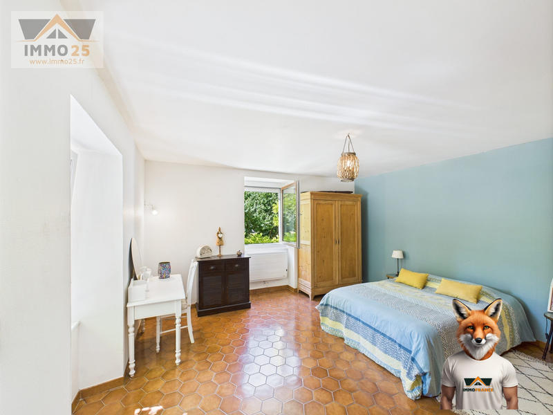 Maison - 240 m² - 9 pièces