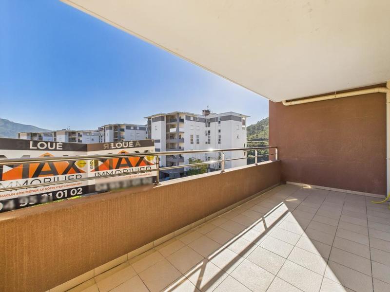 Appartement - 79 m² - 4 pièces