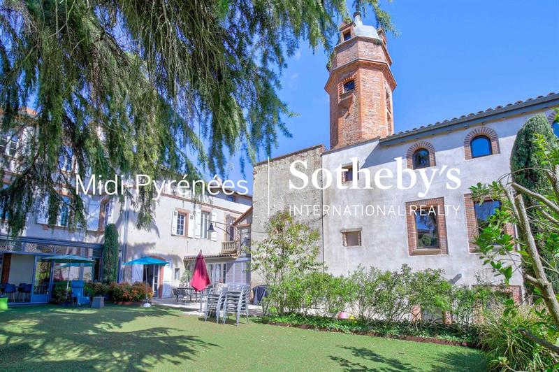 Maison bourgeoise - 733 m² - 19 pièces