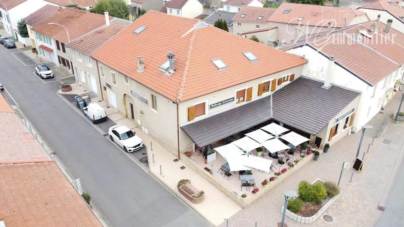 Immeuble mixte - 420 m² - 10 pièces