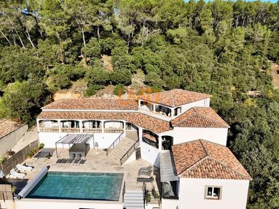 Propriété - 370 m² - 13 pièces