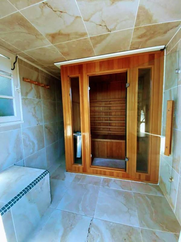 Maison - 210 m² - 8 pièces