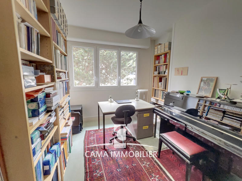 Appartement - 139 m² - 6 pièces