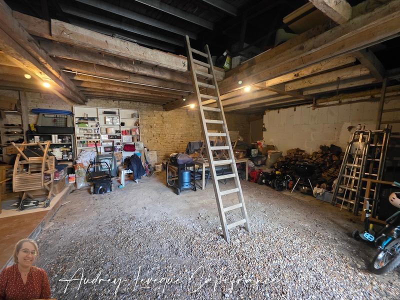 Maison - 251 m² - 7 pièces