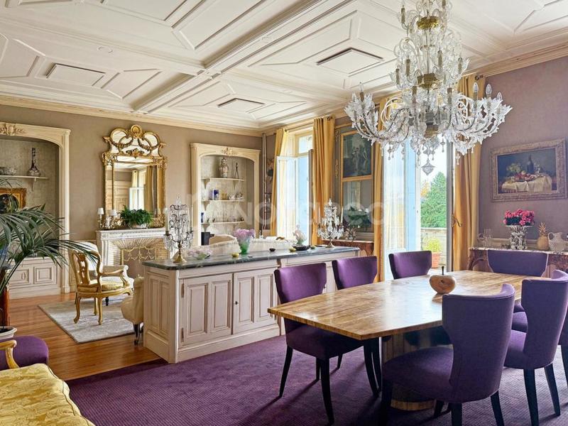 Appartement - 300 m² - 8 pièces