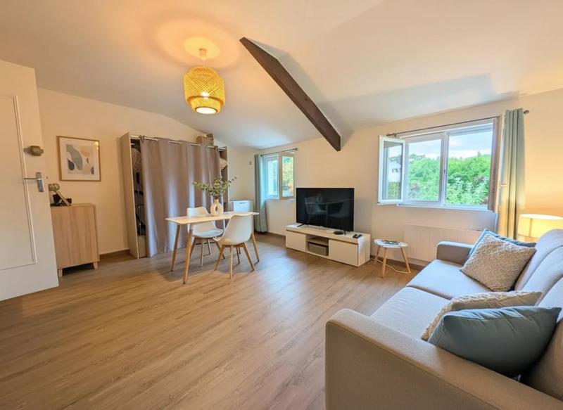 Maison - 180 m² - 4 pièces