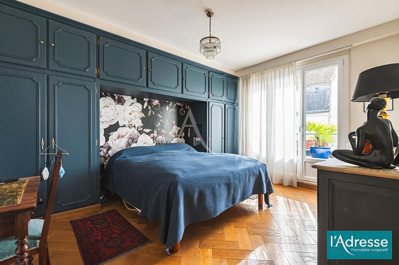 Maison - 208 m² - 10 pièces