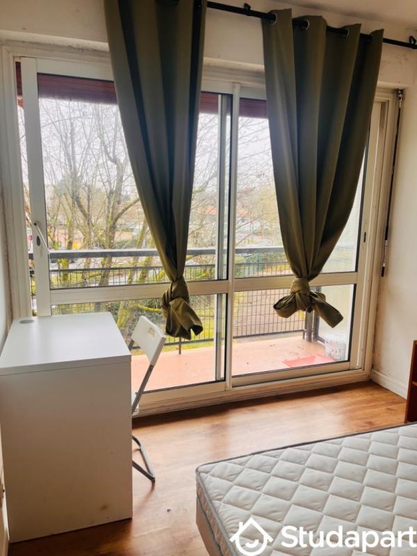 Chambre - 11 m² - 1 pièce